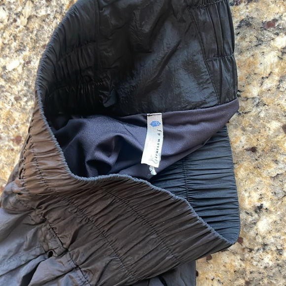 Free People Movement The Way Home High Rise Pull On Shorts Black XS like new - Picture 8 of 8
